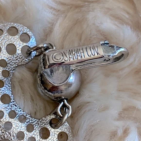 Sarah Coventry Charisma Silver Tone Dangle Clip On Earrings - Picture 3 of 3